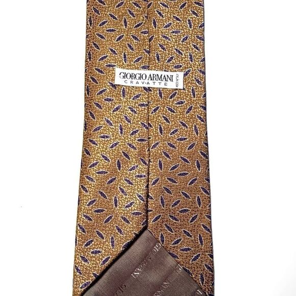 Giorgio Armani Silk Men’s Tie - Picture 3 of 4
